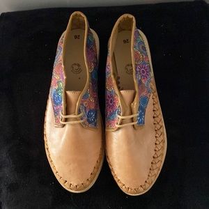 NWOT. Artisanal sneakers 100% leather